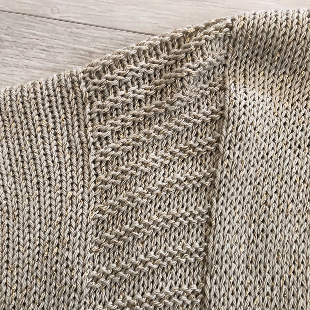Motivi V-Neck Metallic Gold Weave Knit Shimmery Top - Picture 9 of 16